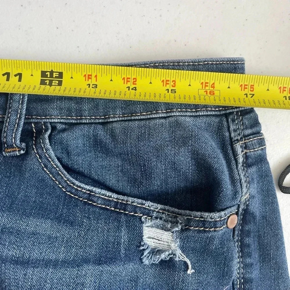 Judy Blue High Waisted Straight Fit Distressed Fray Hem Jeans 15/32 Plus EUC 021 - Picture 7 of 9